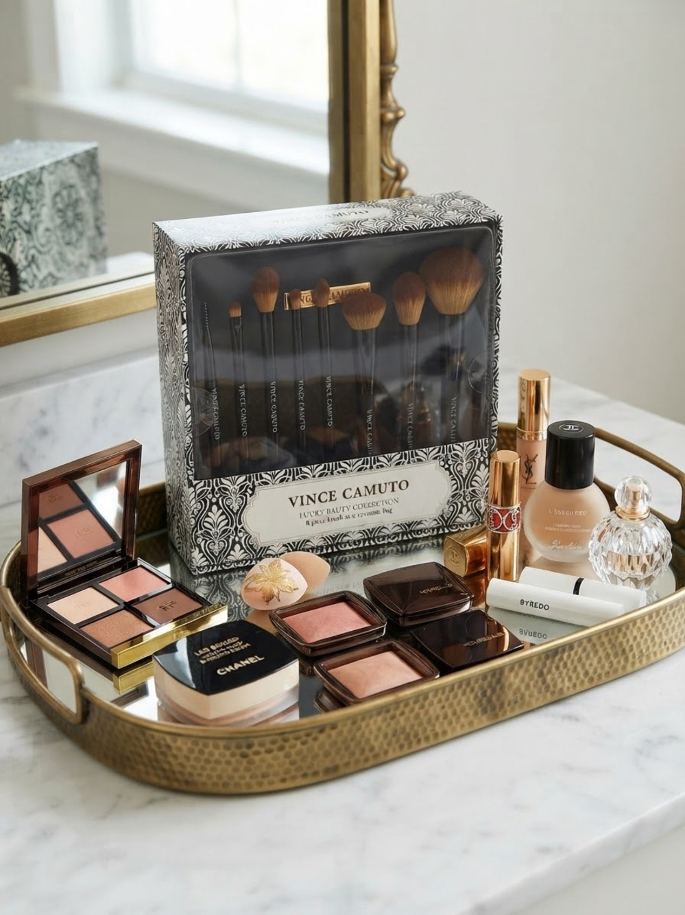 Vince Camuto Luxury Beauty Collection 8 Piece Brush Set & Cosmetic Pouch - NIB